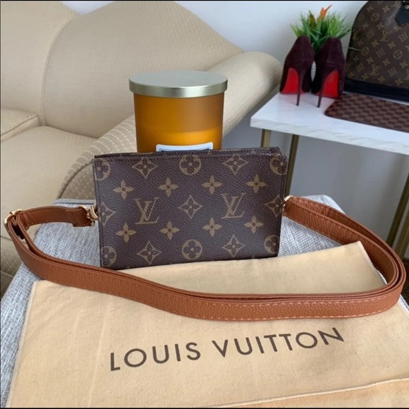 Louis Vuitton Handbags - 🌸GORGEOUS🌸LOUIS VUITTON CROSSBODY POUCH